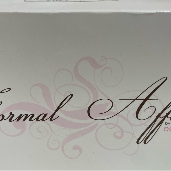 Easihair Grace Formal Affair Synthetic Bun Hair Piece - Picture 4 of 10